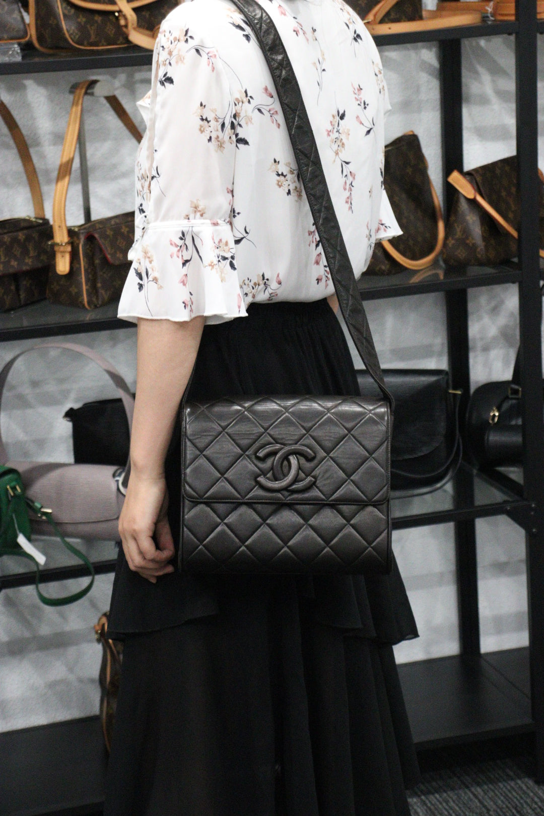 Rank AB ｜ CHANEL Vintage Lamb leather Matrasse Camera Bag ShoulderBag Black｜V23062976