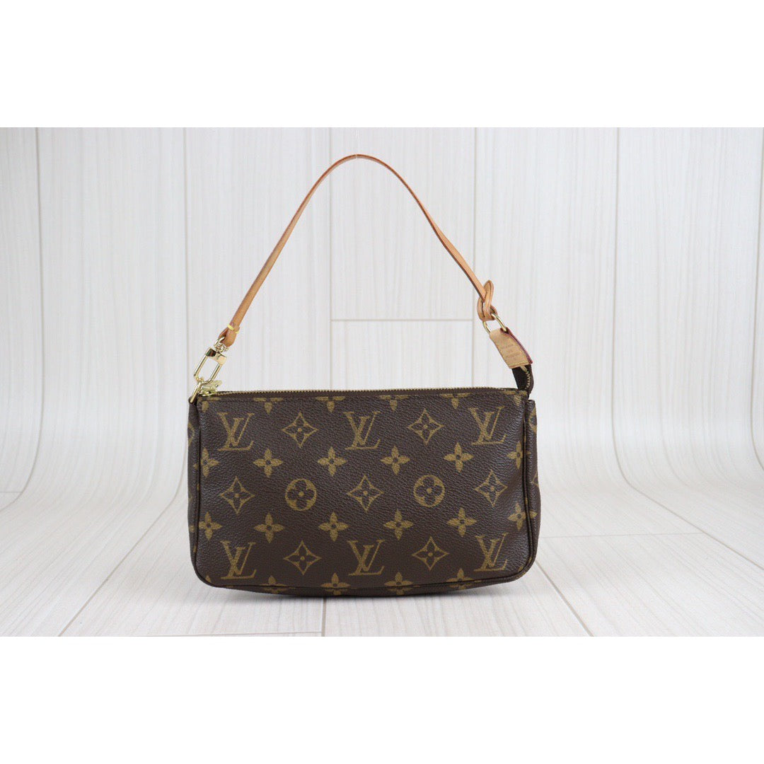 Rank AB ｜ LV Monogram Pochette Accessoires ｜23051903