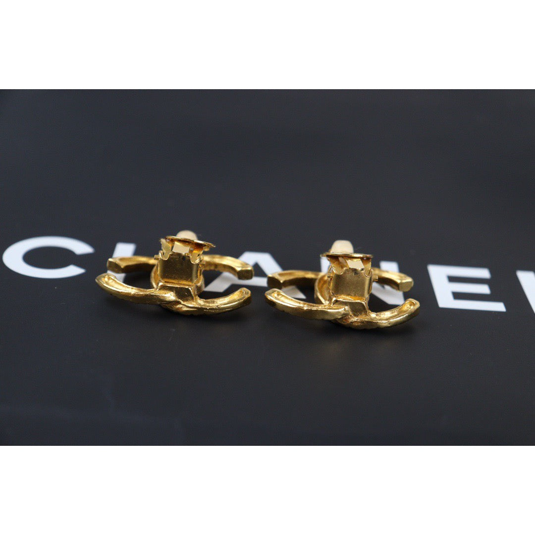 Rank A ｜CHANEL Vintage Earrings ｜23062309