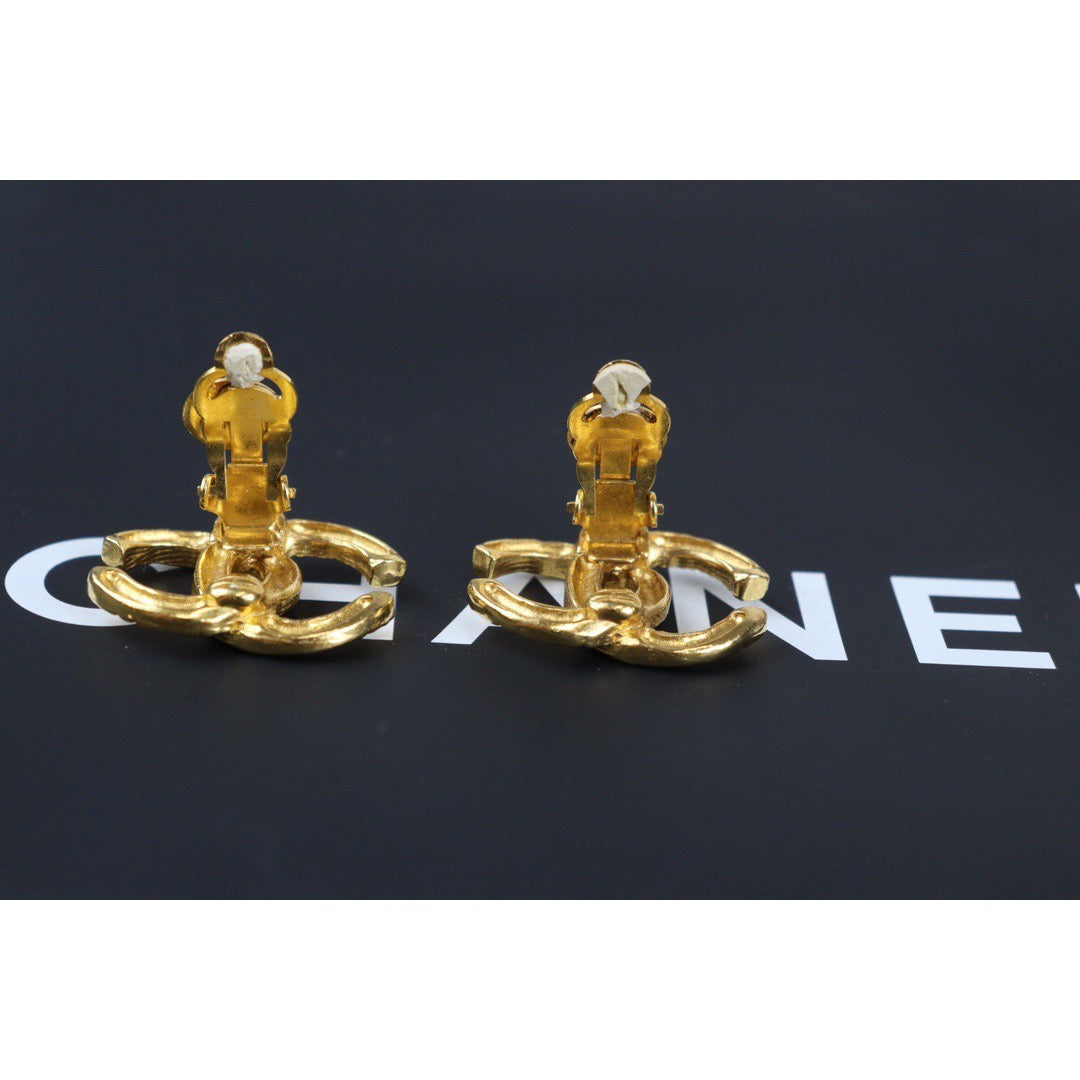 Rank A ｜CHANEL Vintage Earrings ｜23062309