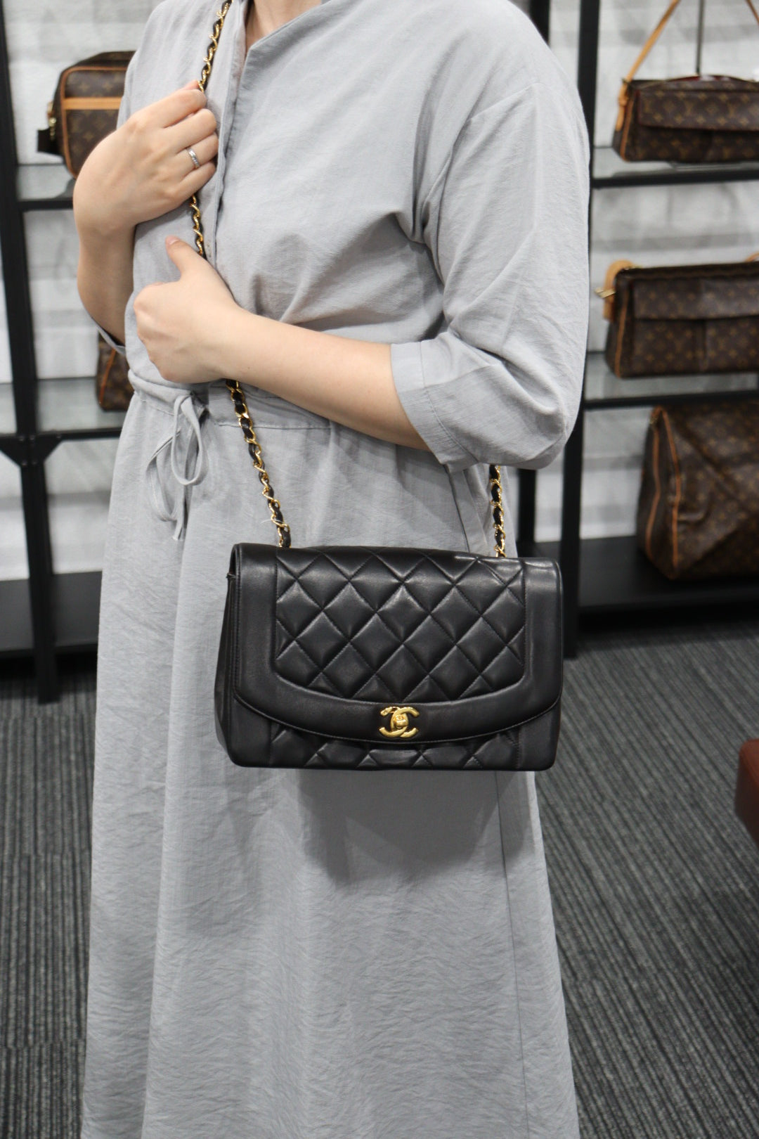 Rank AB｜ CHANEL Matrasse Diana 25 Lamb Skin  Chain Bag ｜22111006