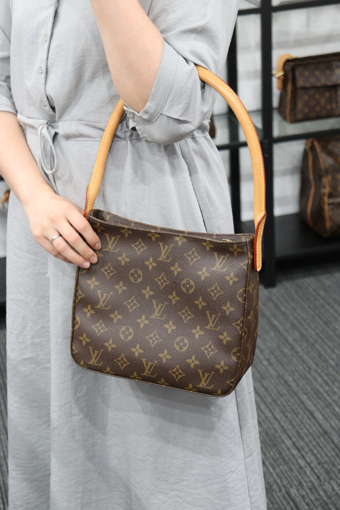 Louis vuitton monogram cheap looping mm