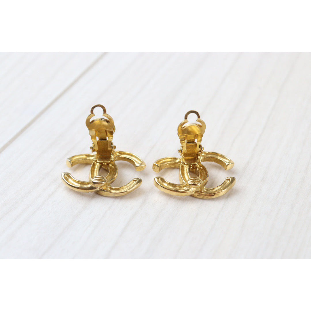 Rank A ｜CHANEL Vintage Earrings ｜23050902