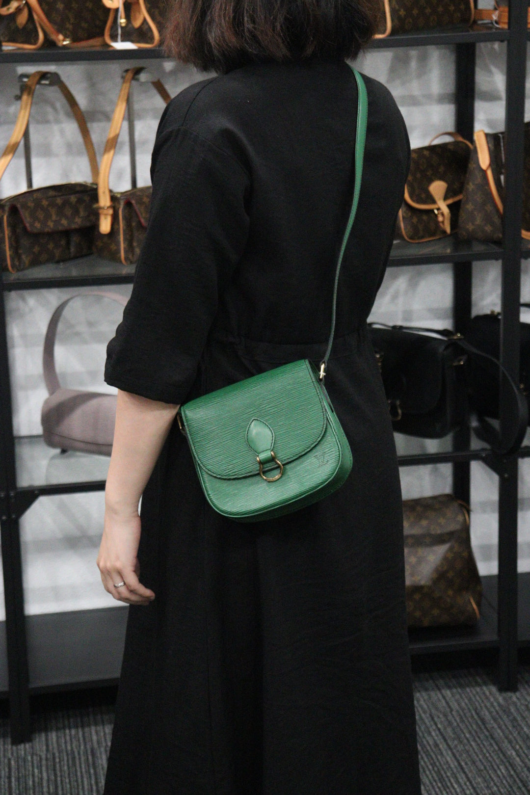 Rank A ｜ LV Epi Saint Cloud PM Shoulder Bag ｜23070407