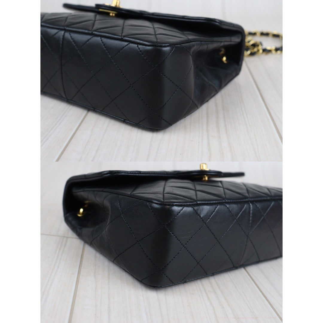 Rank AB ｜ CHANEL Black Lanbskin Square 20 Shoulder Bag ｜230062604