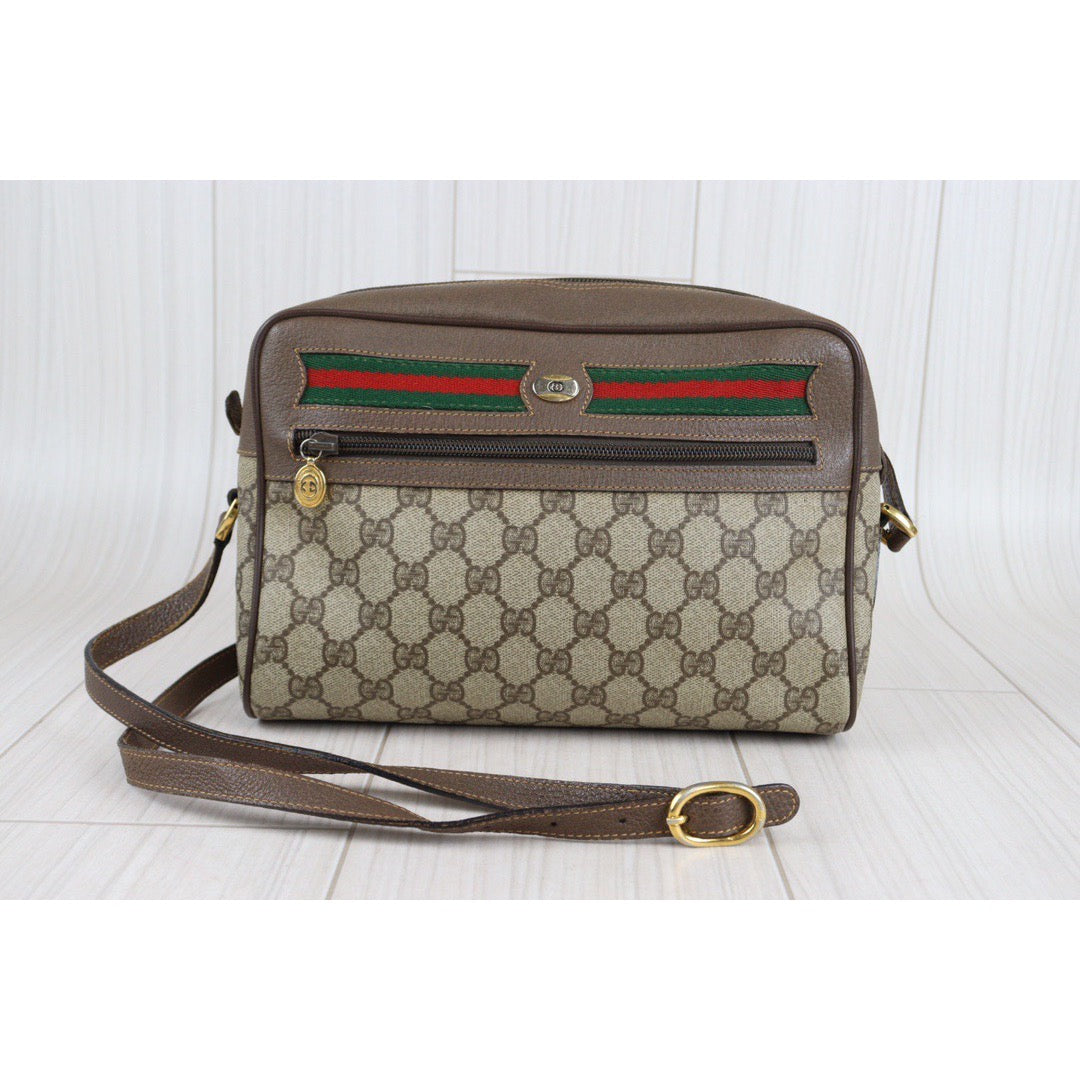 Rank AB ｜ GUCCI Vintage Camera Shoulder Bag ｜23052903