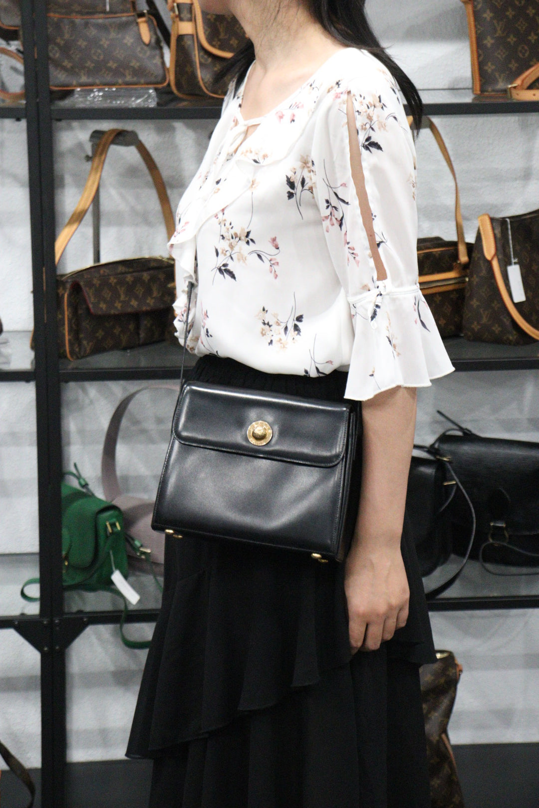 Rank A ｜ CELINE Calf Leather Shoulder Bag Black｜V23062972