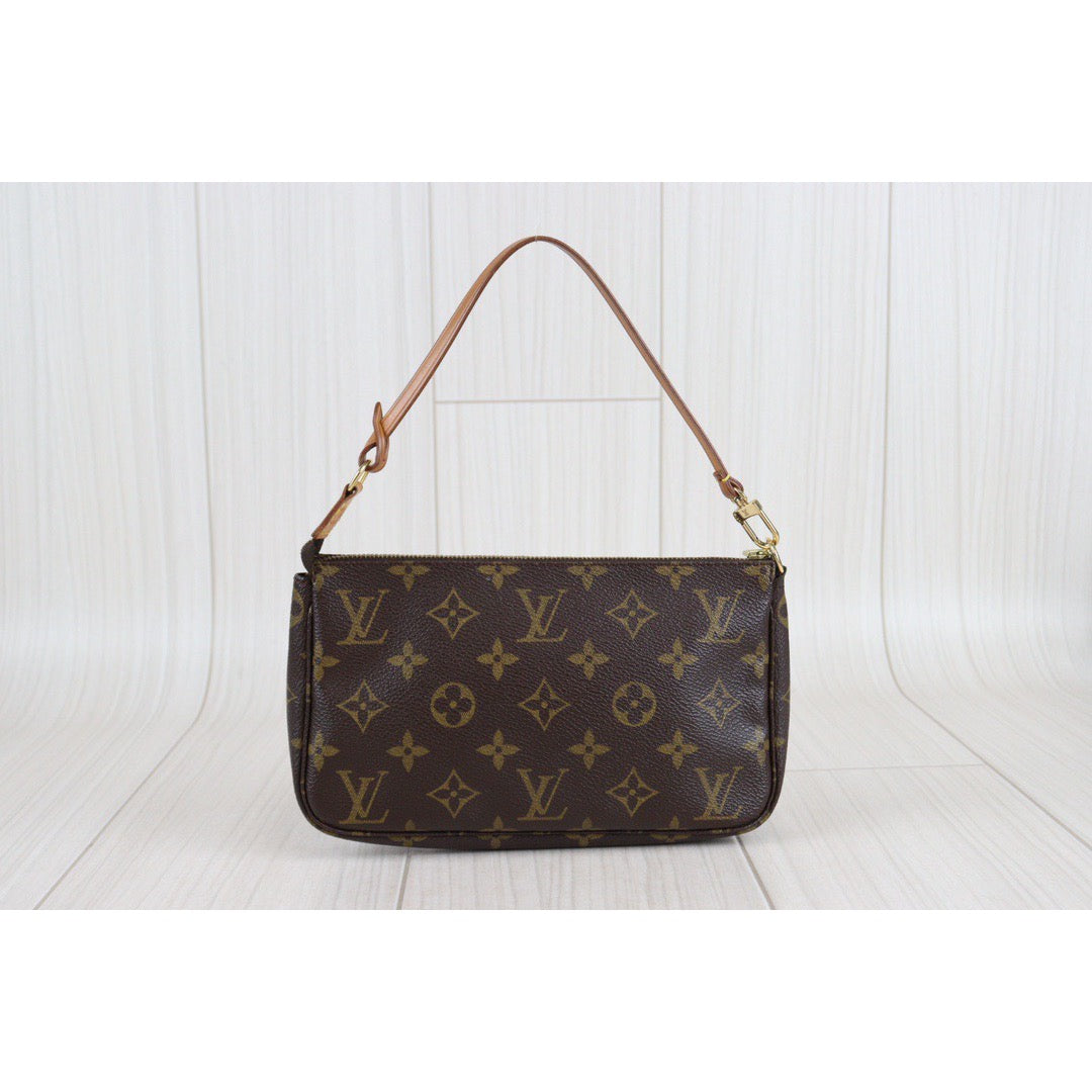 Rank AB ｜ LV Monogram Pochette Accessoires ｜23053001