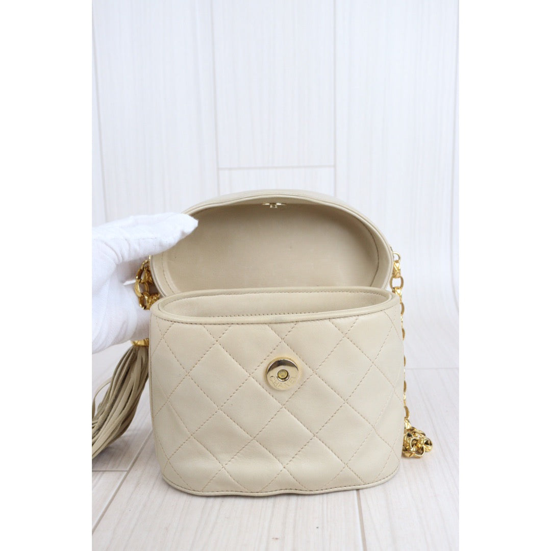 Rank AB ｜ CHANEL Vintage Matrasse 24K Gold Plating Shoulder Bag ｜23061302