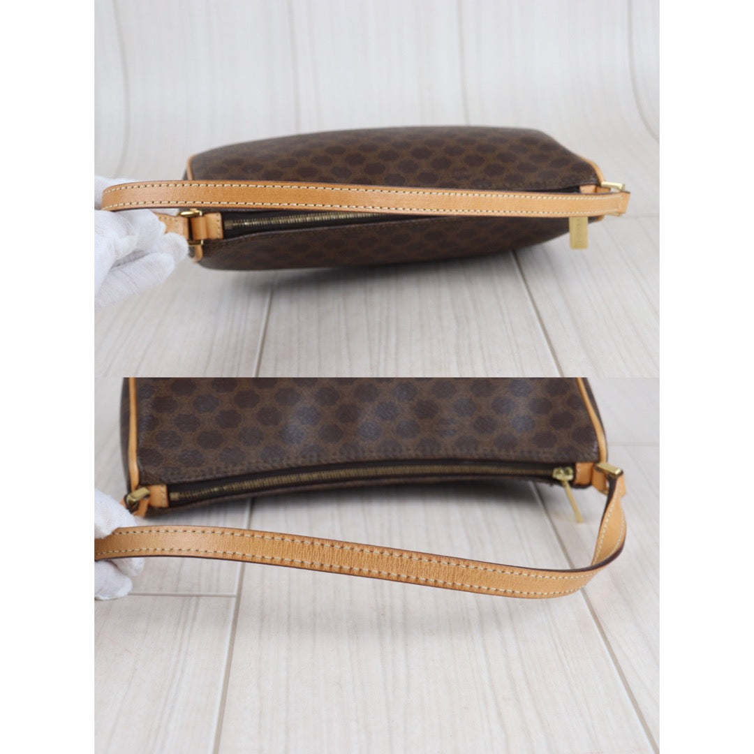 Rank A ｜ CELINE Macadam ShoulderBag ｜V23062927