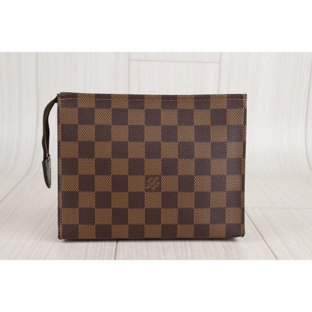 Lv pochette toilette hotsell