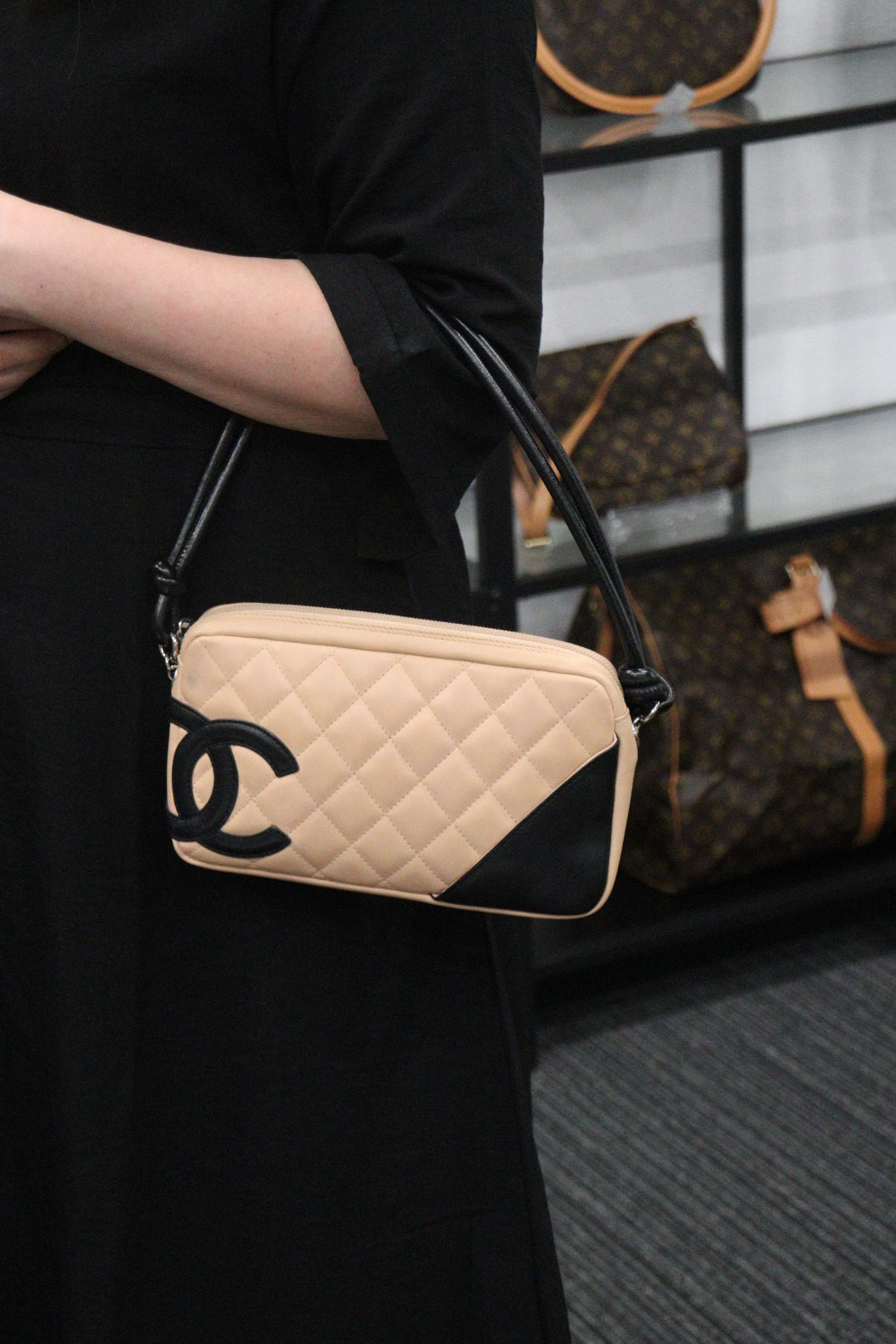 Rank AB ｜ CHANEL Cambon Line Shoulder Pouch ｜23060106