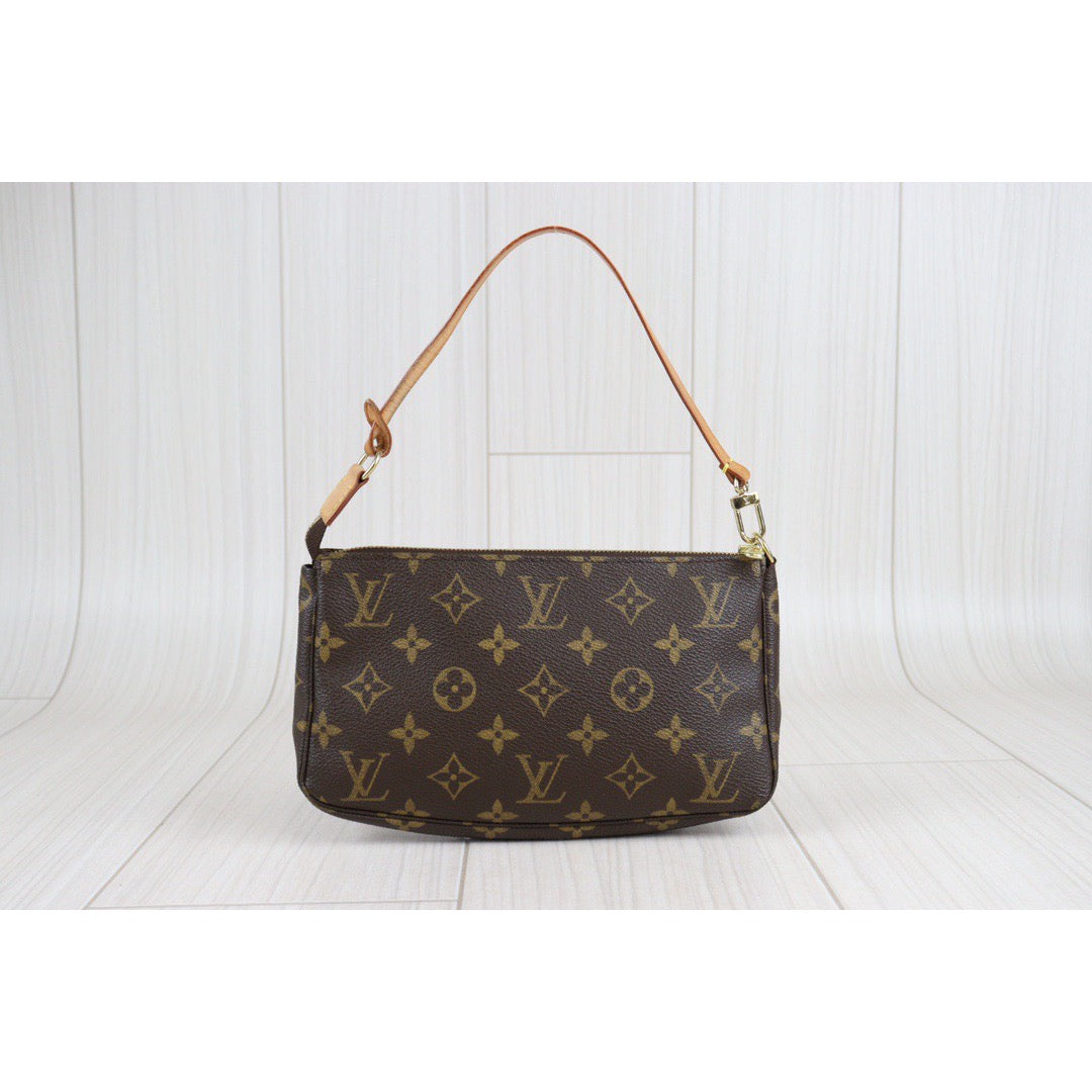 Rank AB ｜ LV Monogram Pochette Accessoires ｜23051903