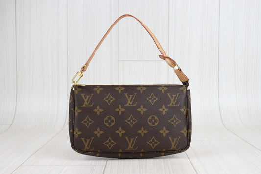 Rank A ｜ LV Monogram Pochette Accessoires ｜23050403