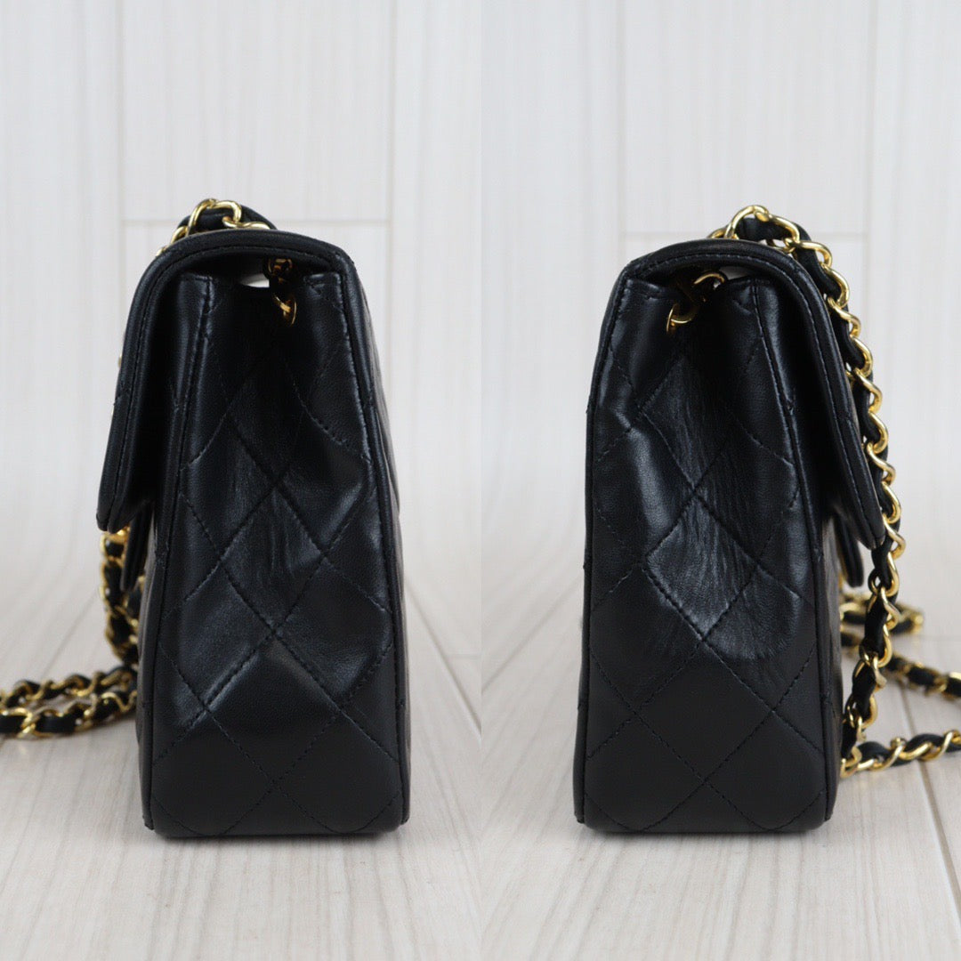 Rank AB ｜ CHANEL Black Lanbskin Square 20 Shoulder Bag ｜230062604