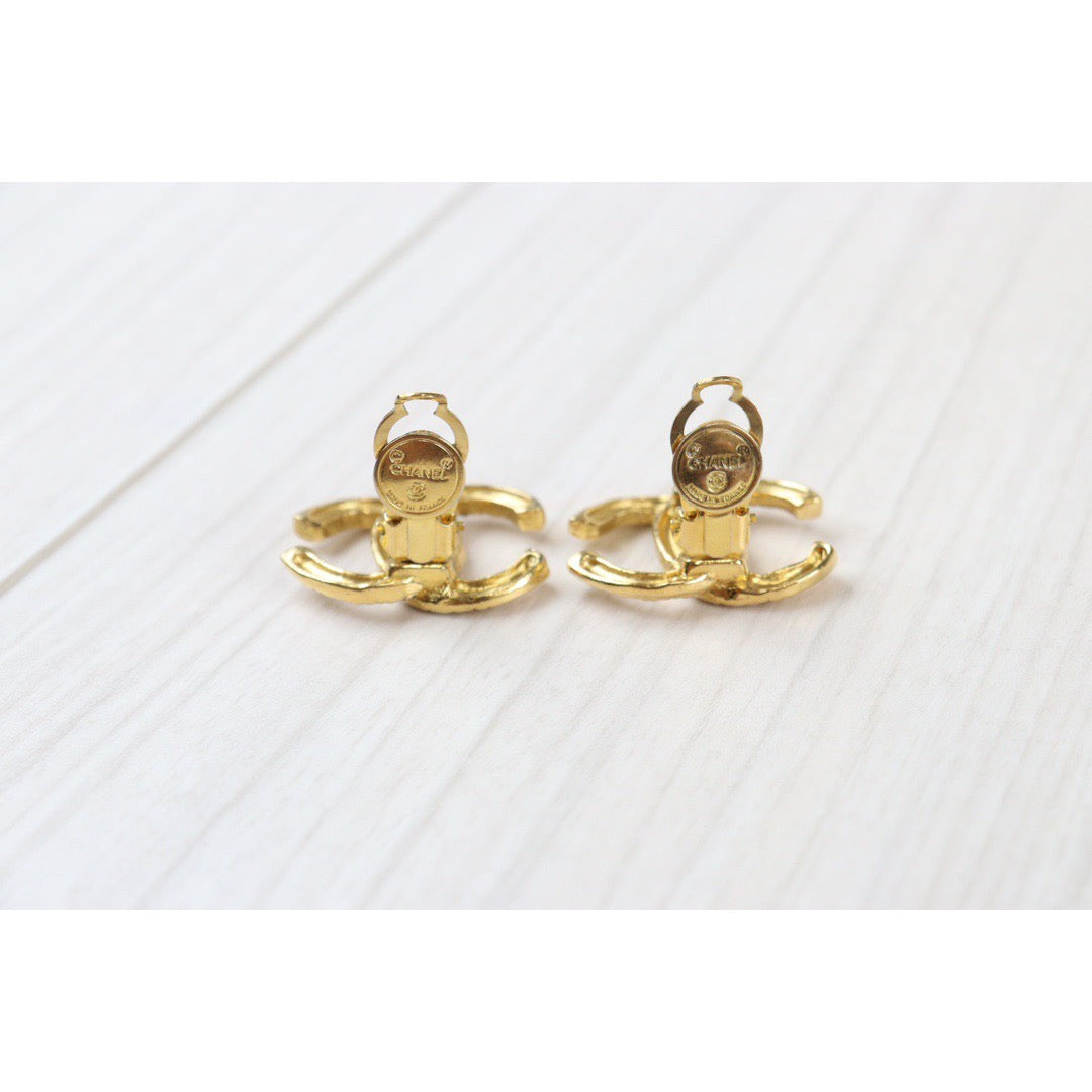 Rank A ｜CHANEL Vintage Earrings ｜23050902