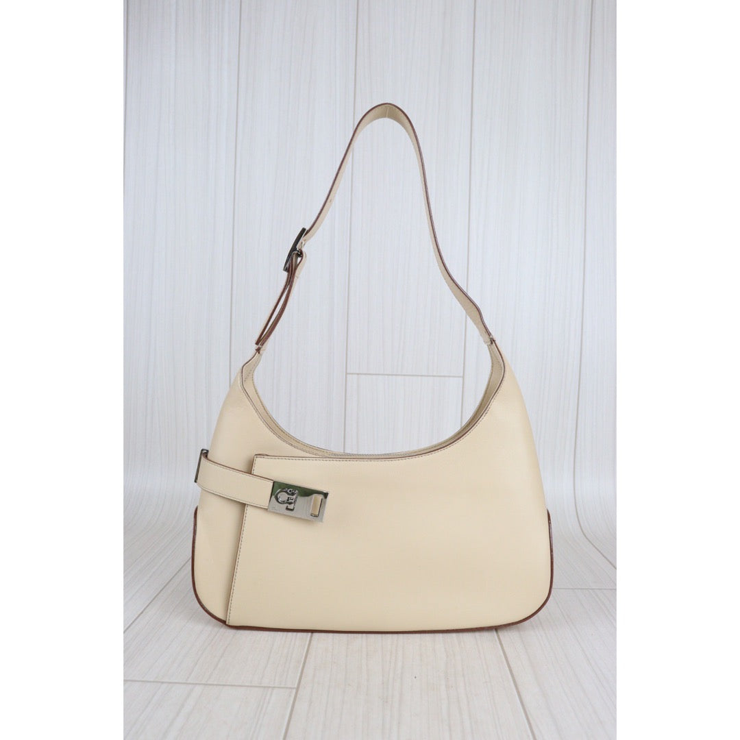 Rank A ｜Ferragamo Calf Leather Shoulder Bag｜V23061722