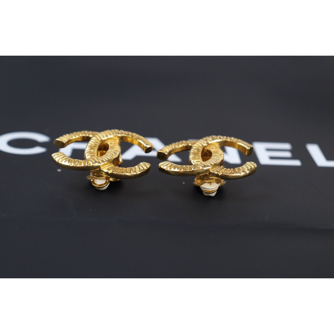 Rank A ｜CHANEL Vintage Earrings ｜23062309