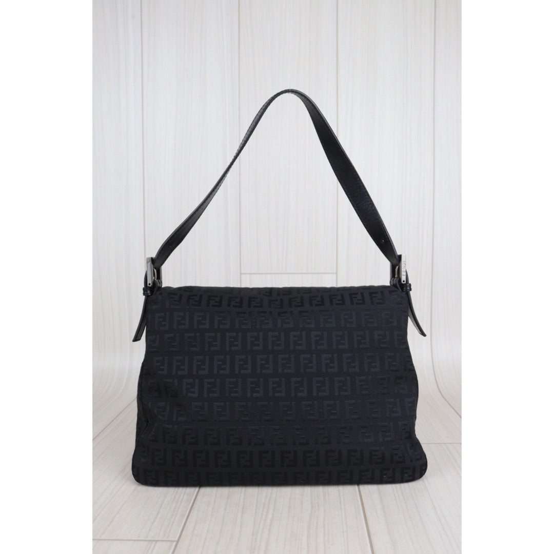 Rank A｜ FENDI Baguette Shoulder Bag Black ｜V23062957