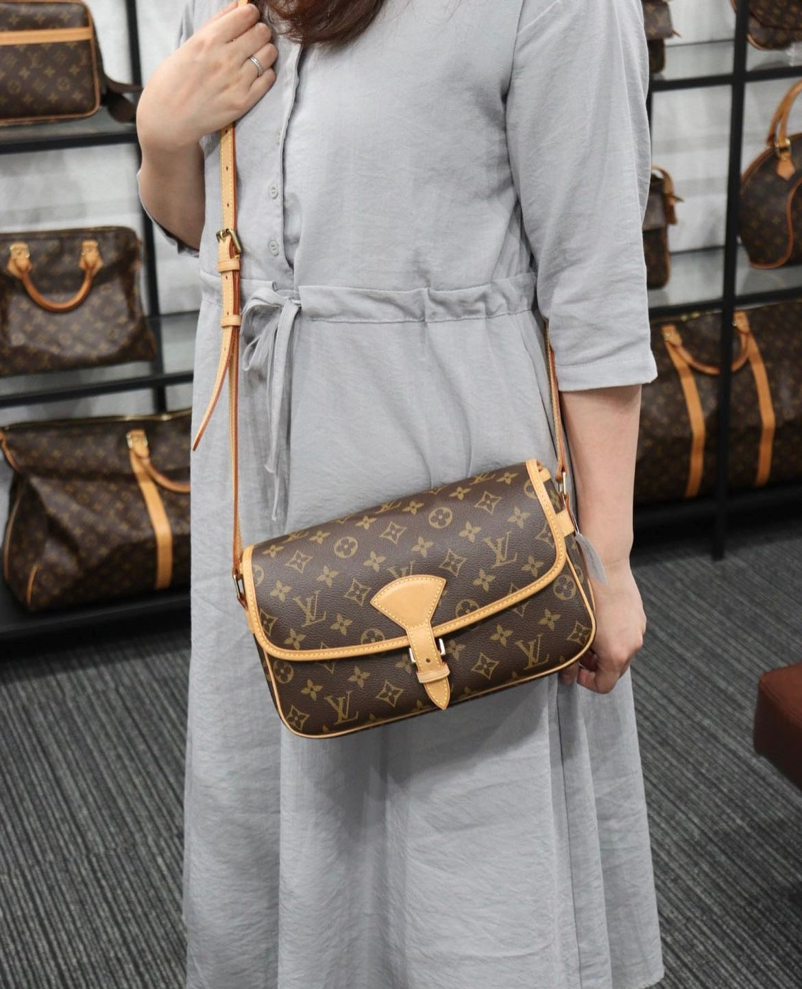 Rank A ｜LV Monogram Sologne ShoulderBag｜23060803