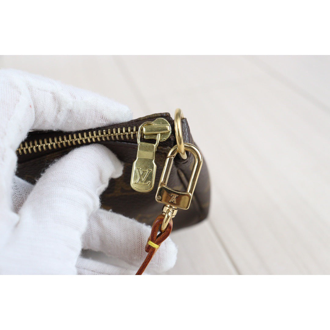 Rank A ｜ LV Monogram Pochette Accessoires ｜230062612