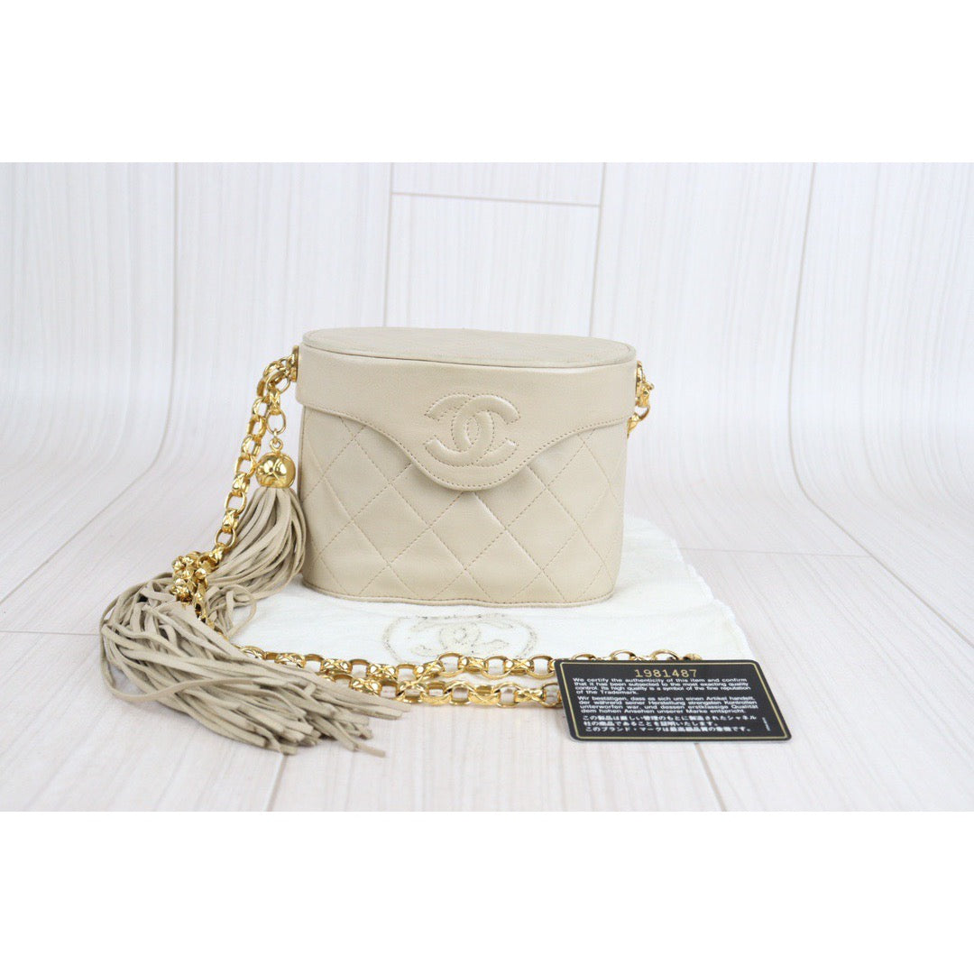 Rank AB ｜ CHANEL Vintage Matrasse 24K Gold Plating Shoulder Bag ｜23061302