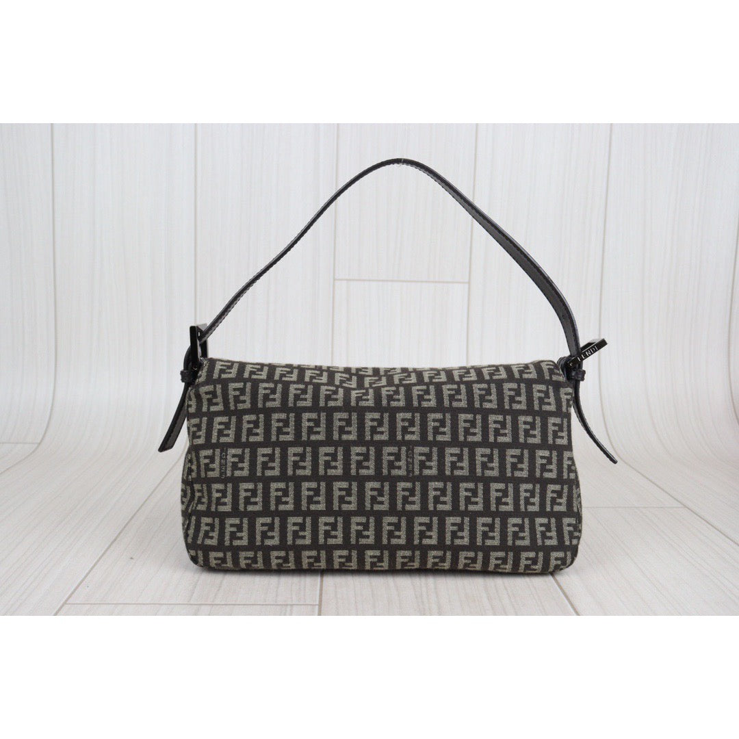 Rank A｜ FENDI Mamma Shoulder Bag ｜V23062969