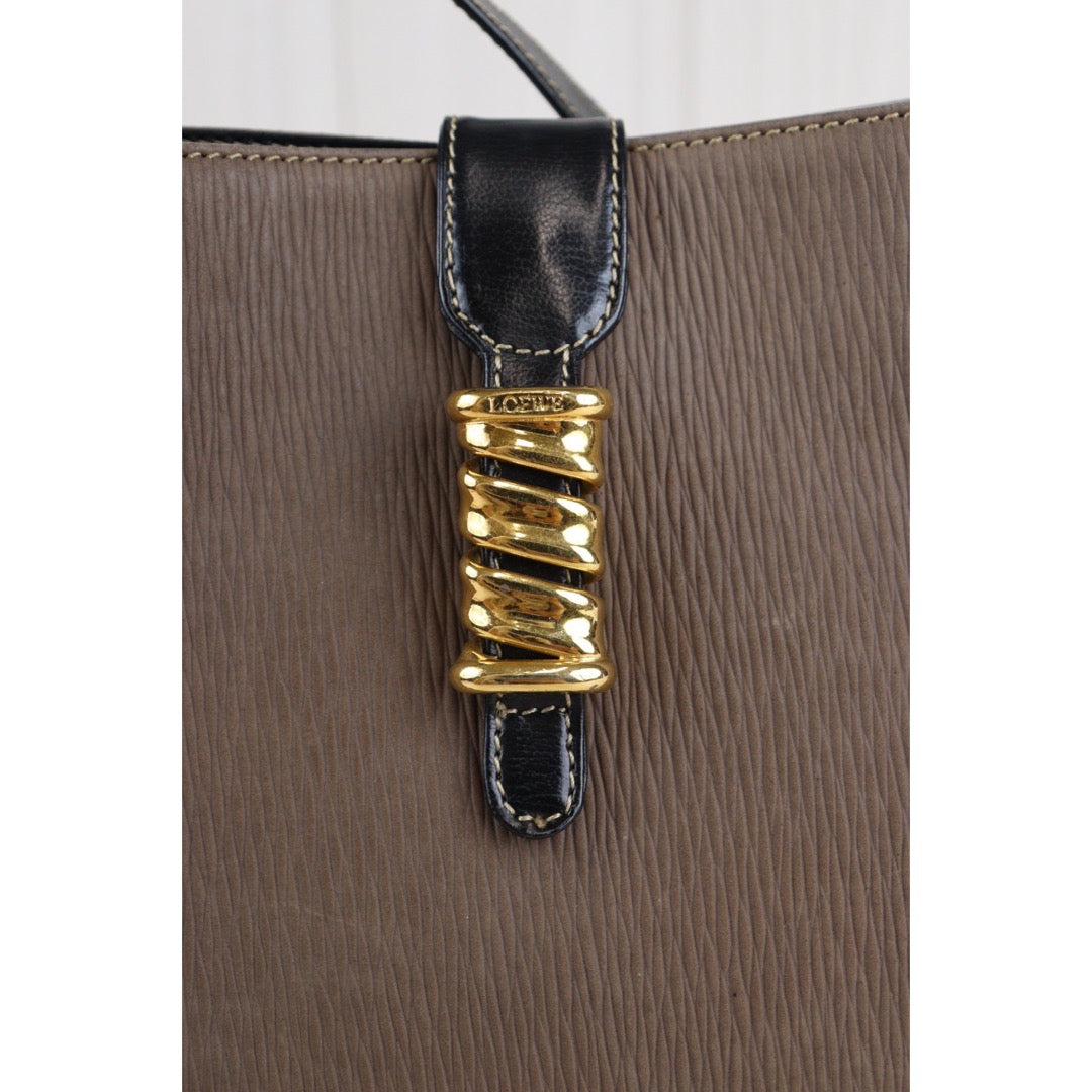 Rank A ｜ Loewe Belasquez Twist Shoulder Bag ｜23070716 – BRAND GET