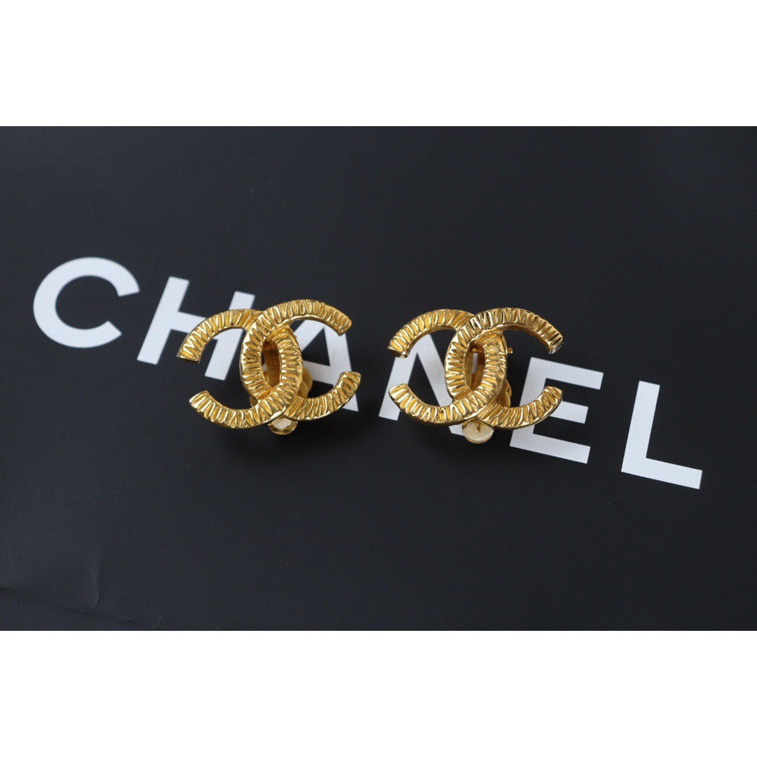 Rank A ｜CHANEL Vintage Earrings ｜23062309