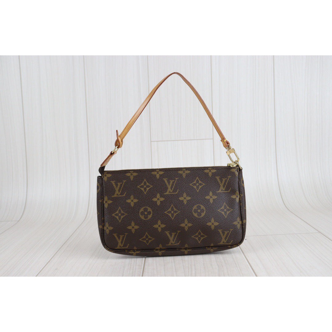 Rank AB ｜ LV Monogram Pochette Accessoires ｜23072503