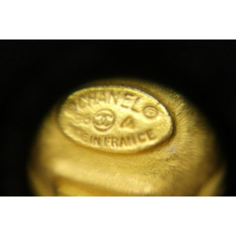 Include Authentic Detective Certificate of Authenticity｜Very Good ( Rank A) ｜CHANEL 96A COCO Mark  Round Clip-On Earrings Made In 1996Year｜26102604