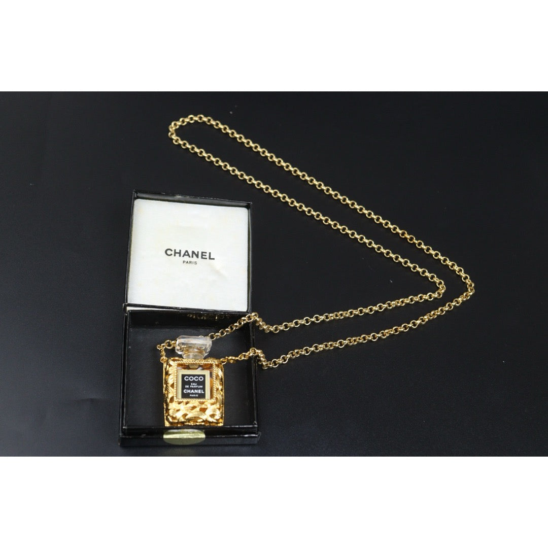 Include Authentic Detective Certificate of Authenticity｜Very Good ( Rank A) ｜ CHANEL Vintage Coco Perfume Bottle Case Necklace｜26102602