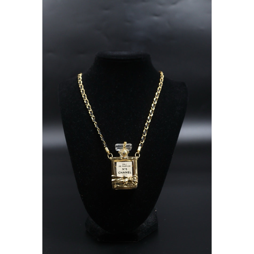 Include Authentic Detective Certificate of Authenticity｜Good ( Rank AB) ｜ CHANEL Vintage No.5 Perfume Bottle Chain Necklace｜26102605