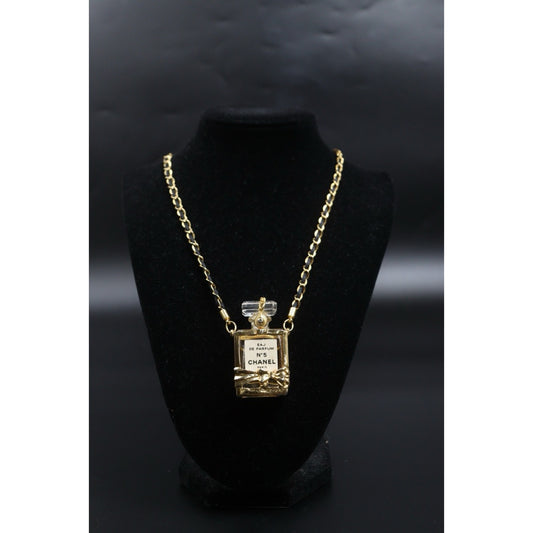 Include Authentic Detective Certificate of Authenticity｜Good ( Rank AB) ｜ CHANEL Vintage No.5 Perfume Bottle Chain Necklace｜26102605