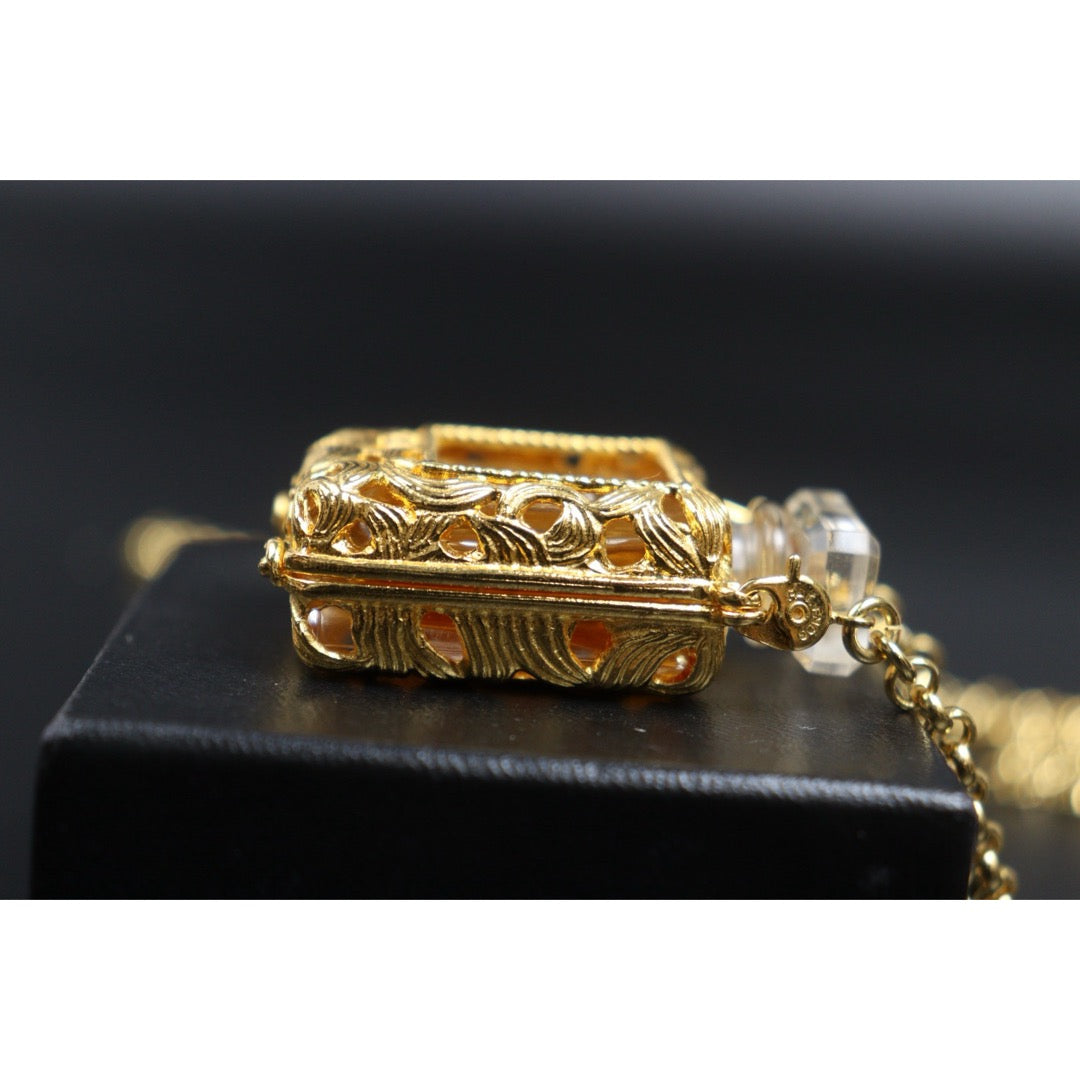 Include Authentic Detective Certificate of Authenticity｜Very Good ( Rank A) ｜ CHANEL Vintage Coco Perfume Bottle Case Necklace｜26102602