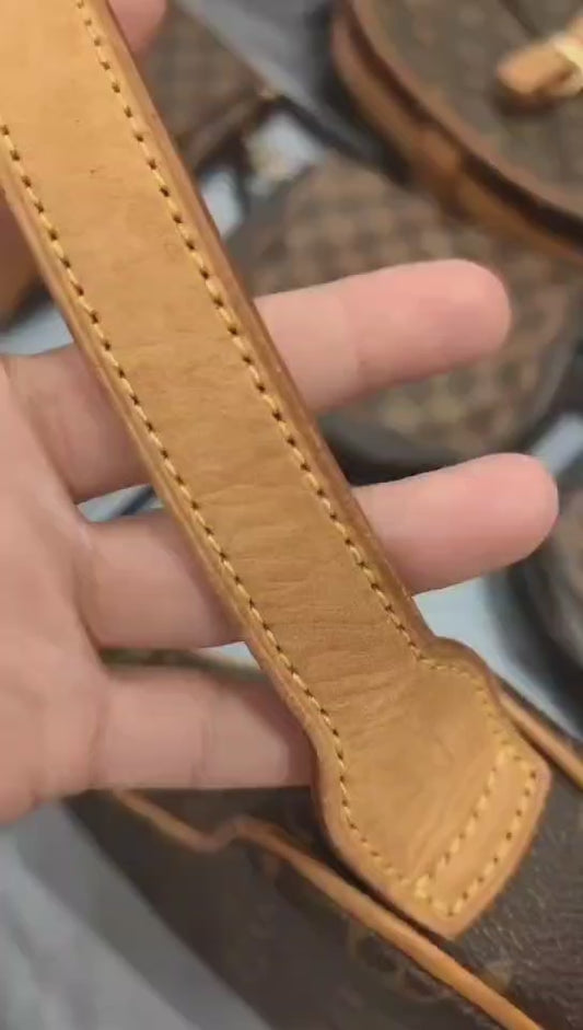 Good ( Rank AB)｜LV Monogram Pochette Croissant PM Shoulder Bag