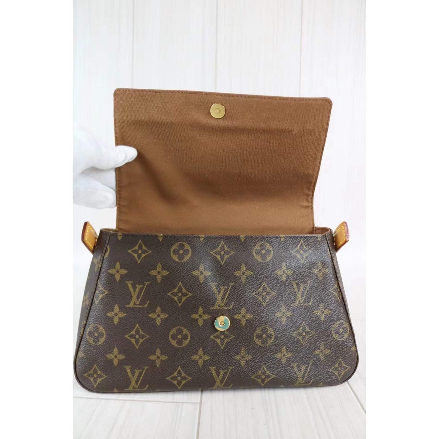 Rank A   ｜ LV Monogram Mini looping Shoulder Bag ｜012401