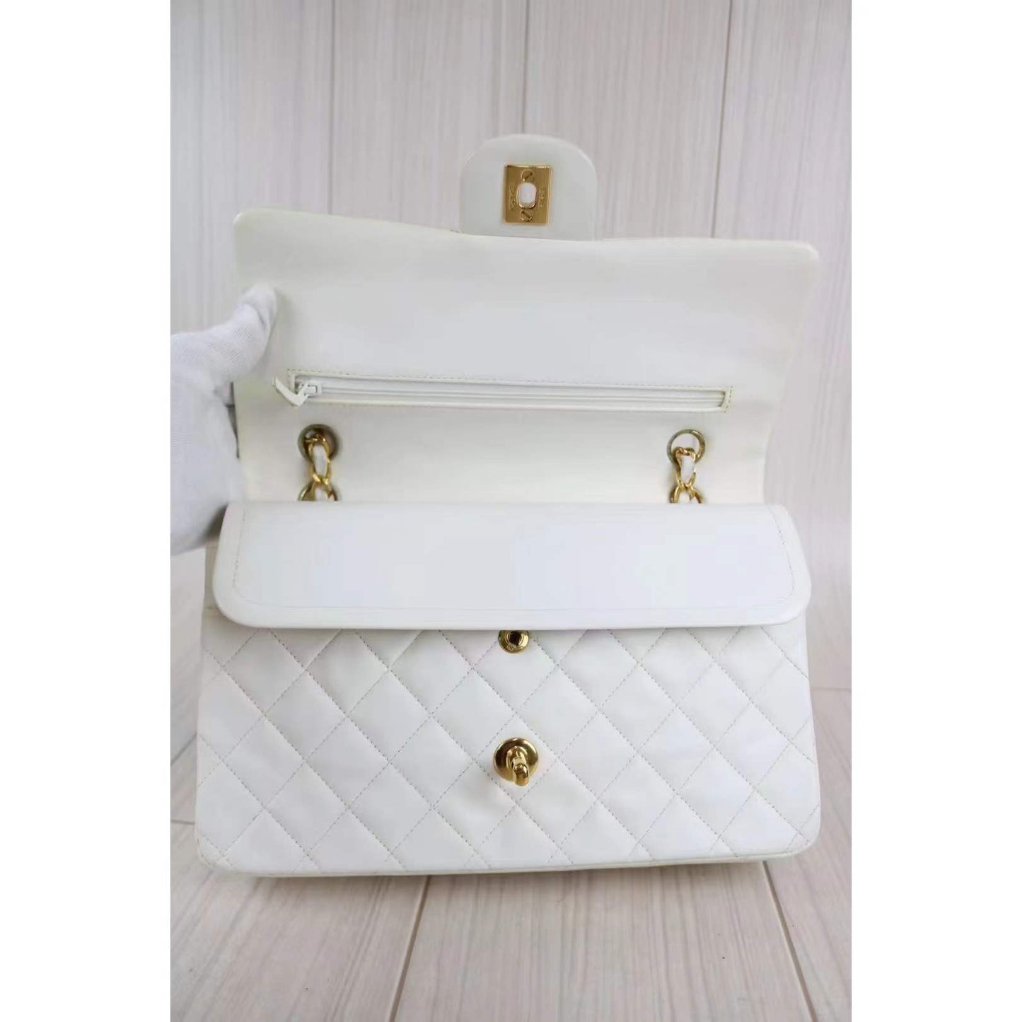 Rank AB ｜   CHANEL Matrasse Lamb Skin Double Flap Double Chain Bag  ｜012604