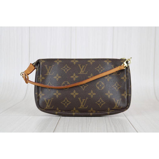 Rank AB ｜  LV Monogram Pochette Accessoires ｜082815