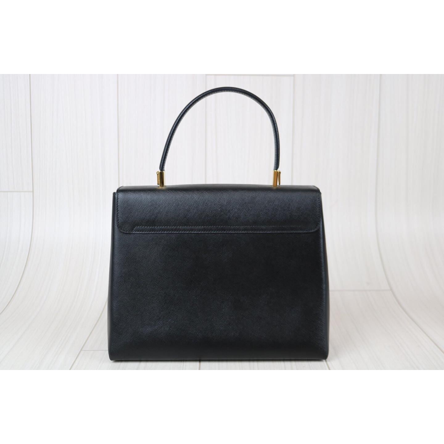 Rank A  ｜Ferragamo Gancini 2WAY Handbag  Shoulderbag｜093016