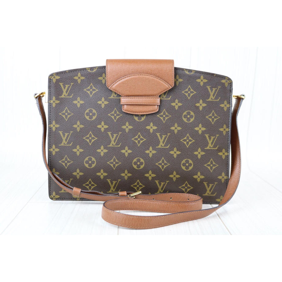 Rank A ｜       LV Monogram Courcelles Shoulder bag    ｜091605