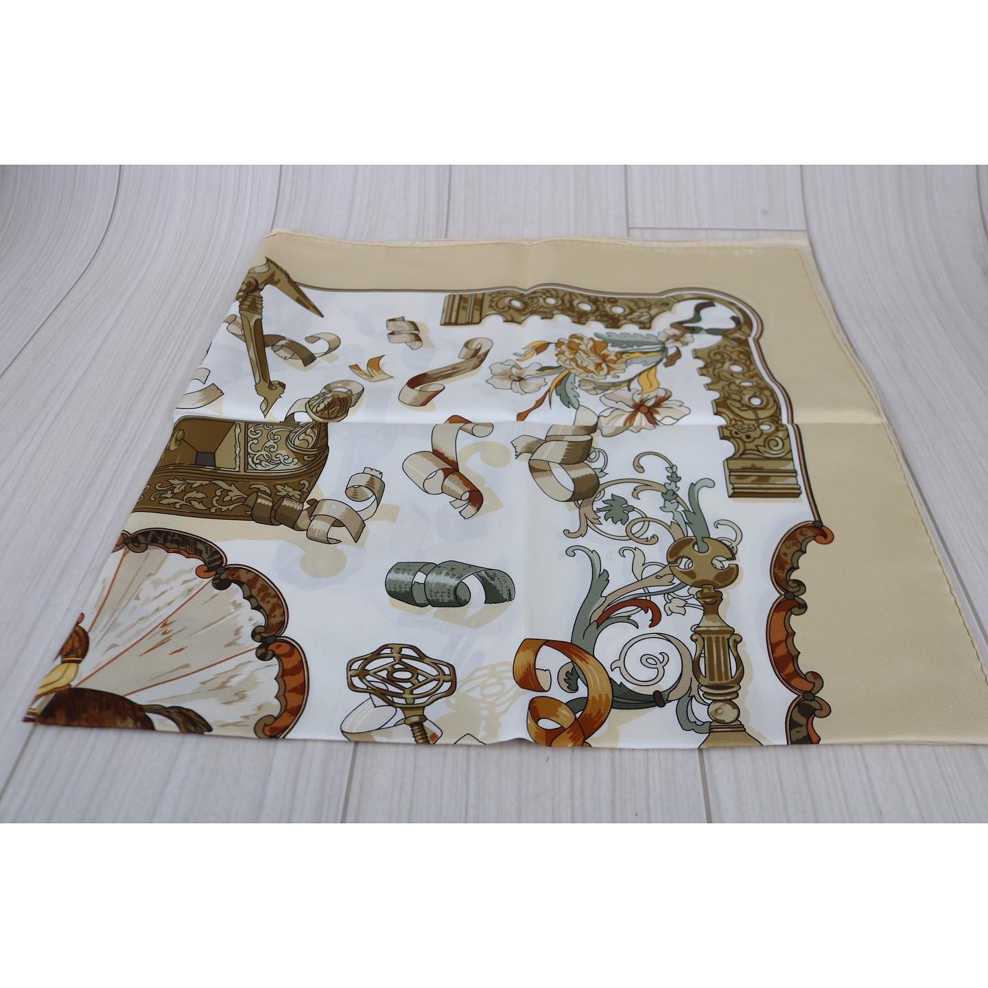 Rank S ｜    HERMES Scarf 90*90    ｜121922