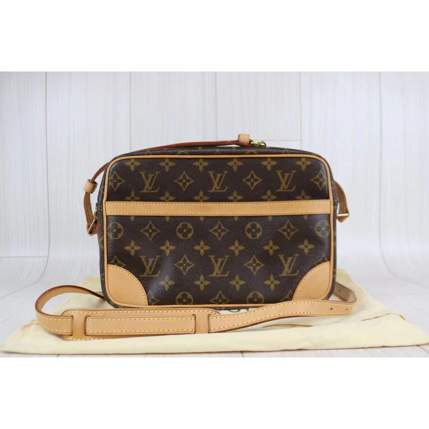 Rank A   ｜ LV Monogram Trocadero 27 Shoulder Bag ｜012603