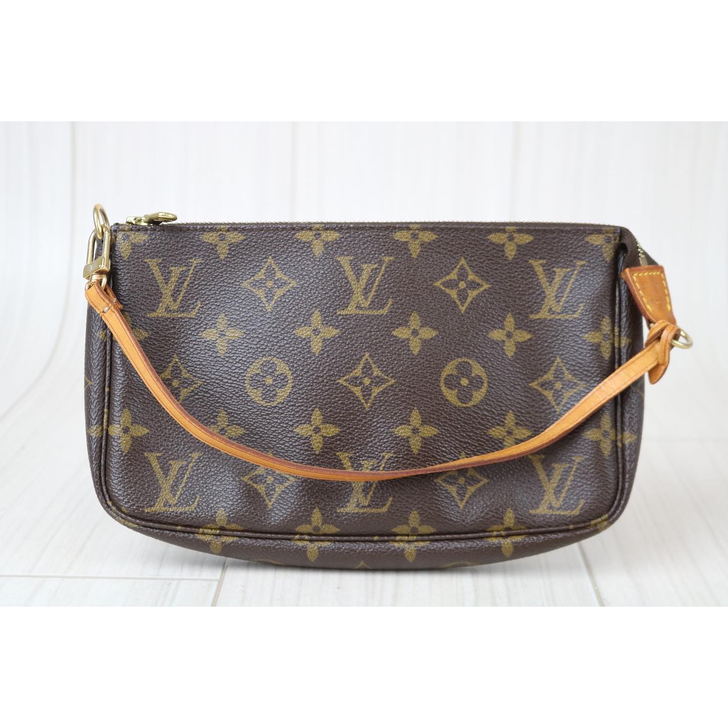 Rank AB ｜ LV Monogram Pochette Accessoires ｜082104