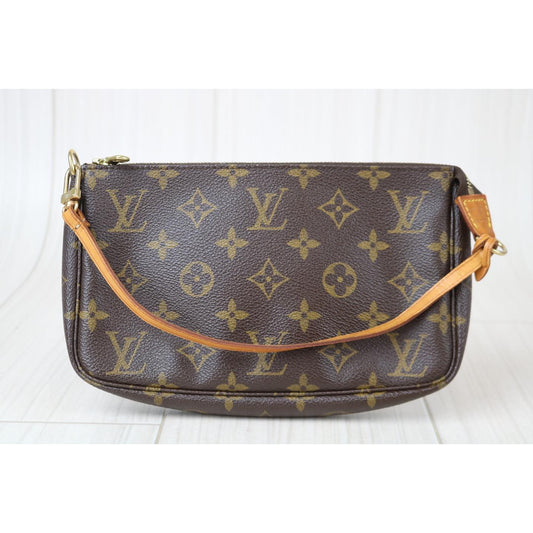 Rank AB ｜ LV Monogram Pochette Accessoires ｜082104