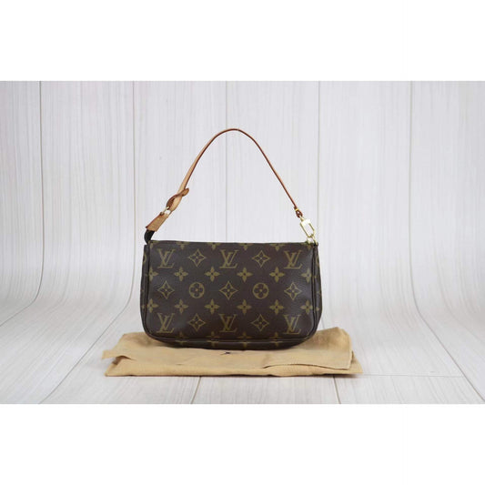 Rank A ｜     LV Monogram Pochette Accessoires    ｜012806