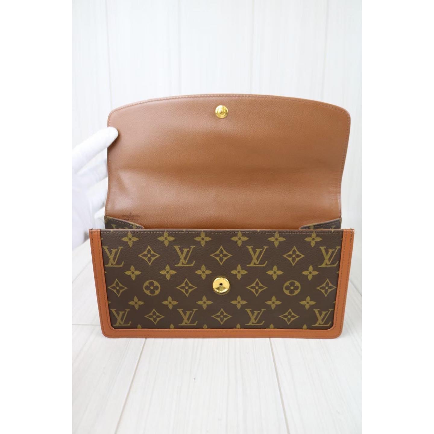 Rank A ｜ LV Monogram Clutch Bag｜082108