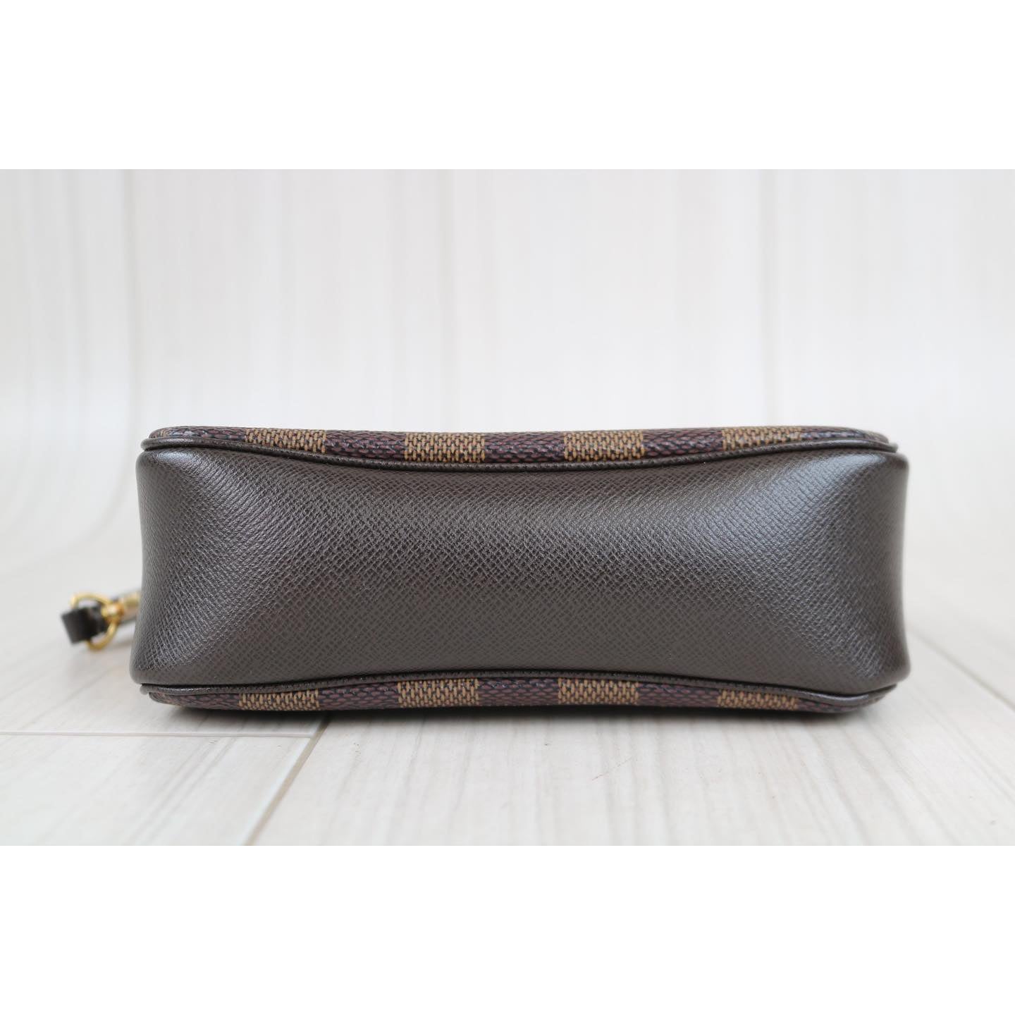 Rank A ｜      LV Damier Truth make up    ｜121915