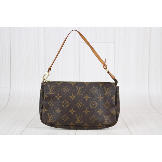 Rank A ｜     LV Monogram Pochette Accessoires    ｜091402