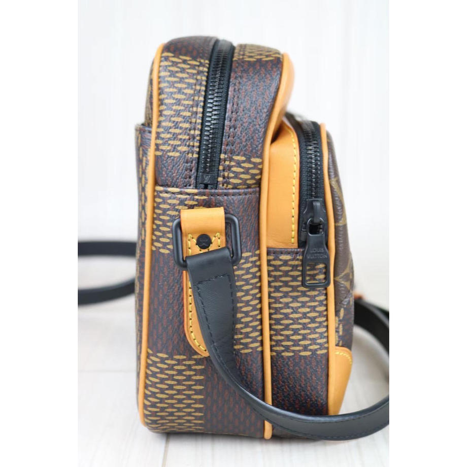 Rank SA ｜      LV Nile Messenger PM Shoulder Bag    ｜090516